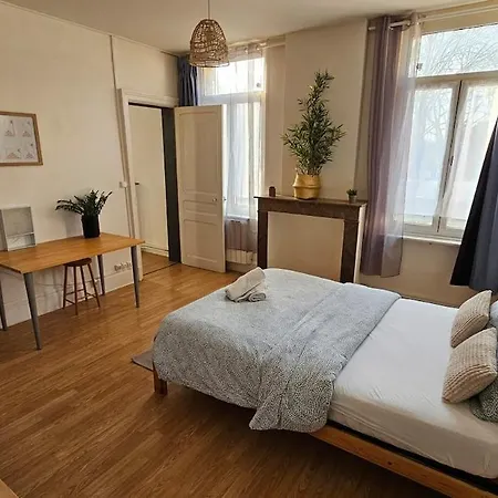 Le Rietz 2, Spacious And Bright Apartment *